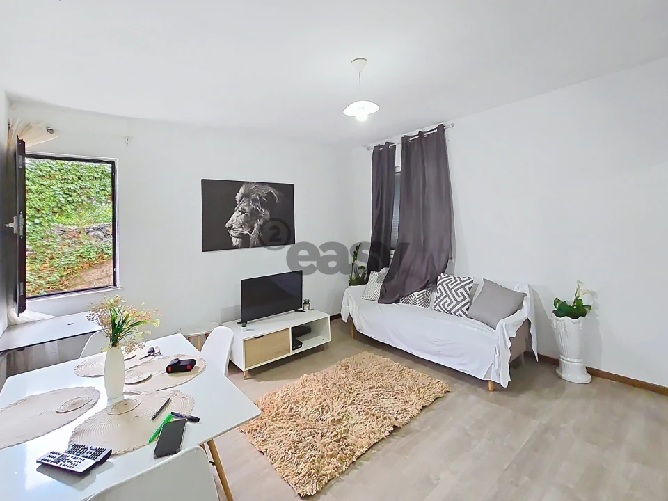 Apartamento T1 para Venda em Caniço Foto 1