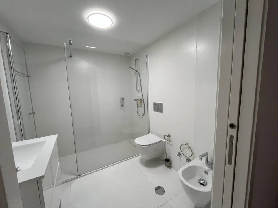 Apartamento T1 para Arrendamento em Aldoar, Foz do Douro e Nevogilde Foto 12