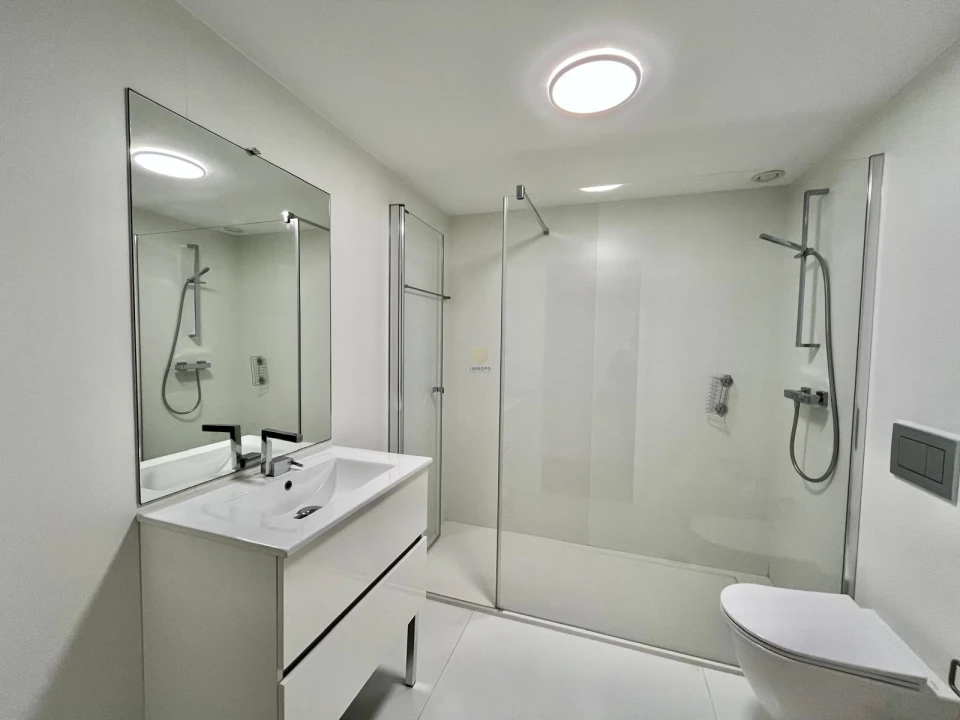 Apartamento T1 para Arrendamento em Aldoar, Foz do Douro e Nevogilde Foto 13