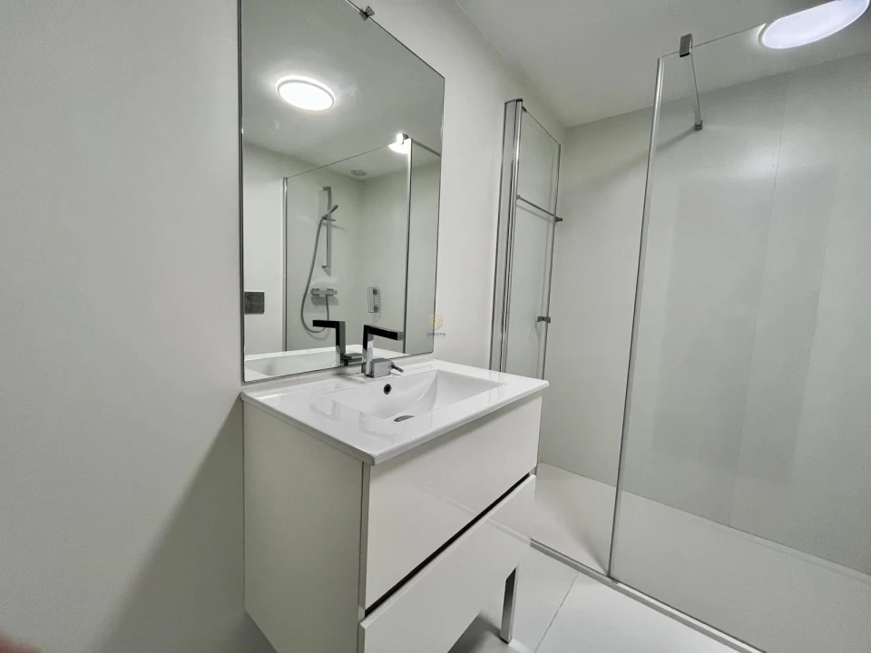 Apartamento T1 para Arrendamento em Aldoar, Foz do Douro e Nevogilde Foto 11