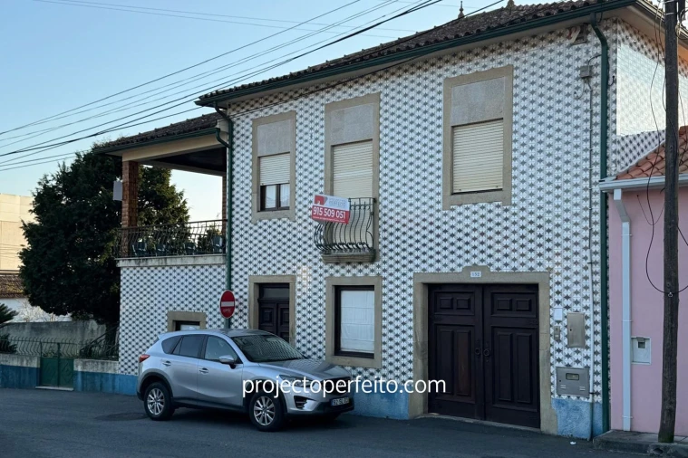 Moradia T4 para Venda em Santa Maria de Lamas Foto 3