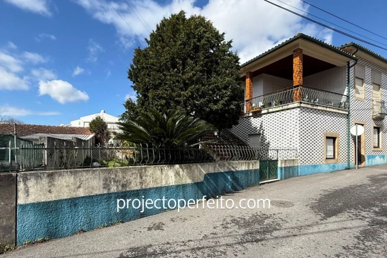 Moradia T4 para Venda em Santa Maria de Lamas