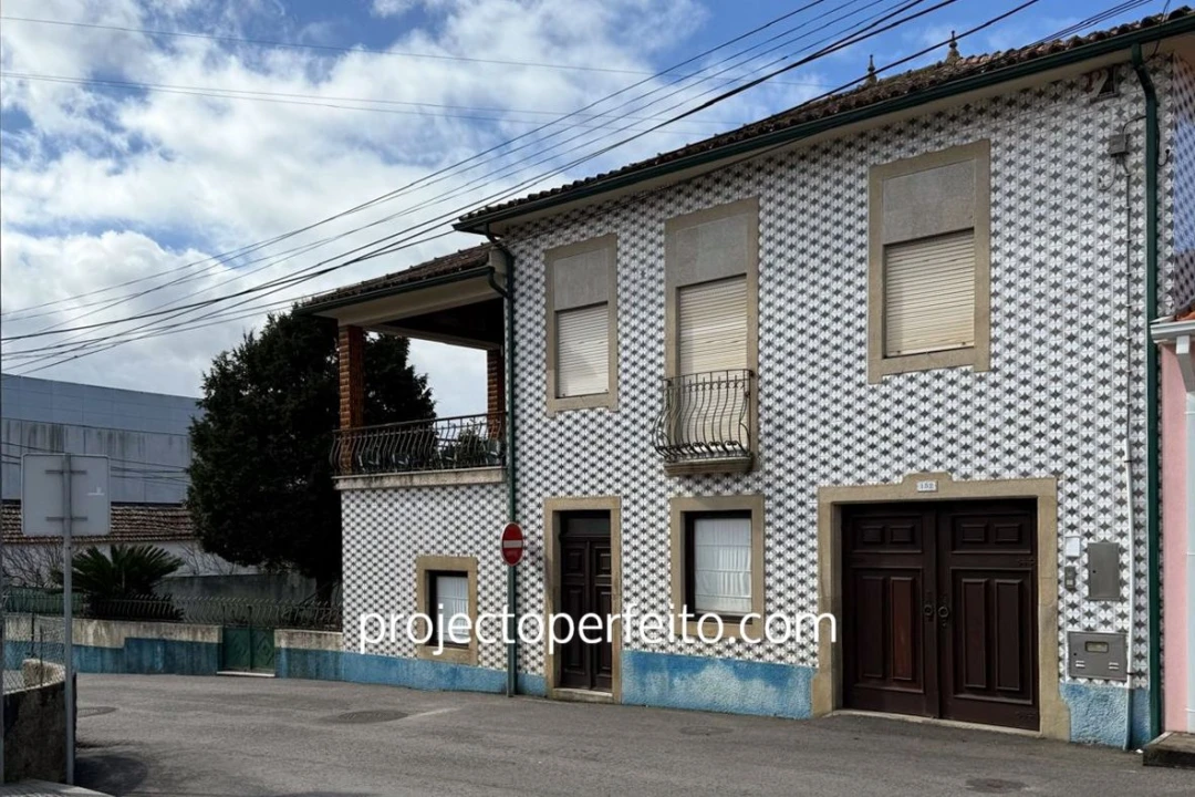 Moradia T4 para Venda em Santa Maria de Lamas Foto 2