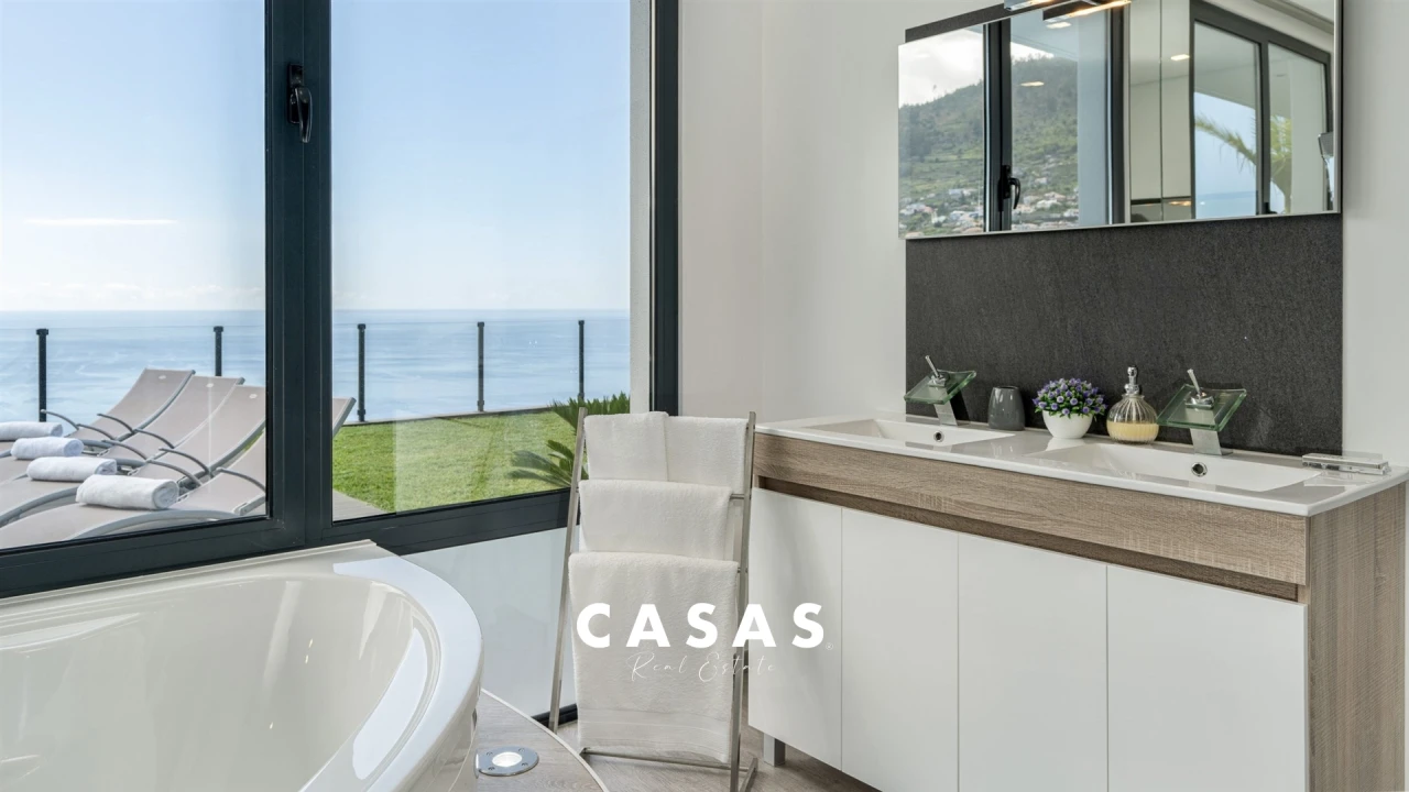 Moradia T3 para Venda em Arco da Calheta Foto 22