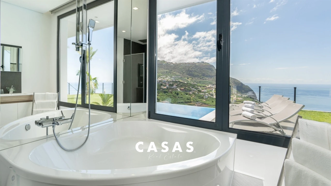 Moradia T3 para Venda em Arco da Calheta Foto 21