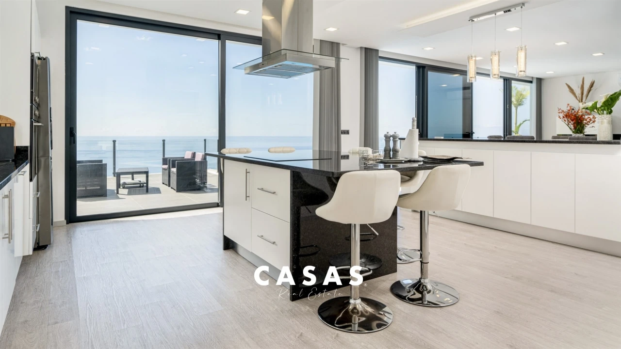 Moradia T3 para Venda em Arco da Calheta Foto 14