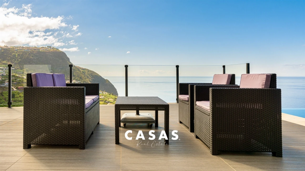 Moradia T3 para Venda em Arco da Calheta Foto 5