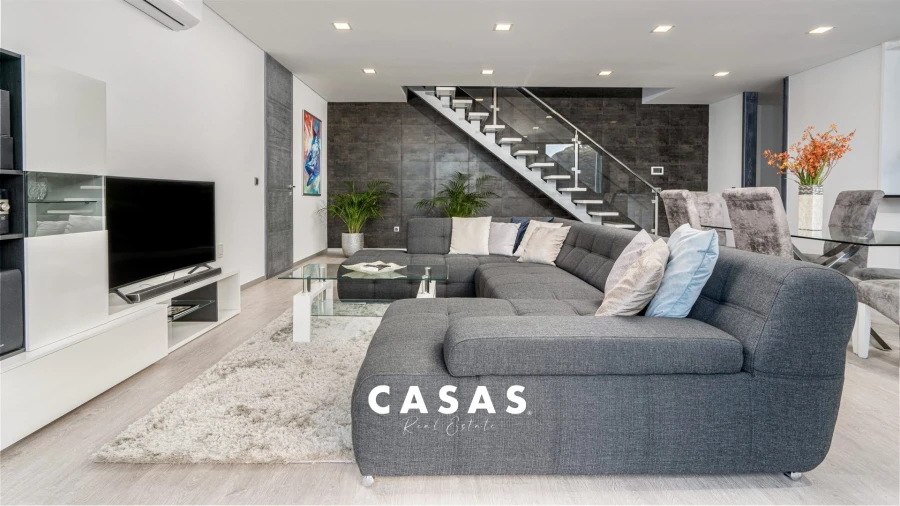 Moradia T3 para Venda em Arco da Calheta Foto 9