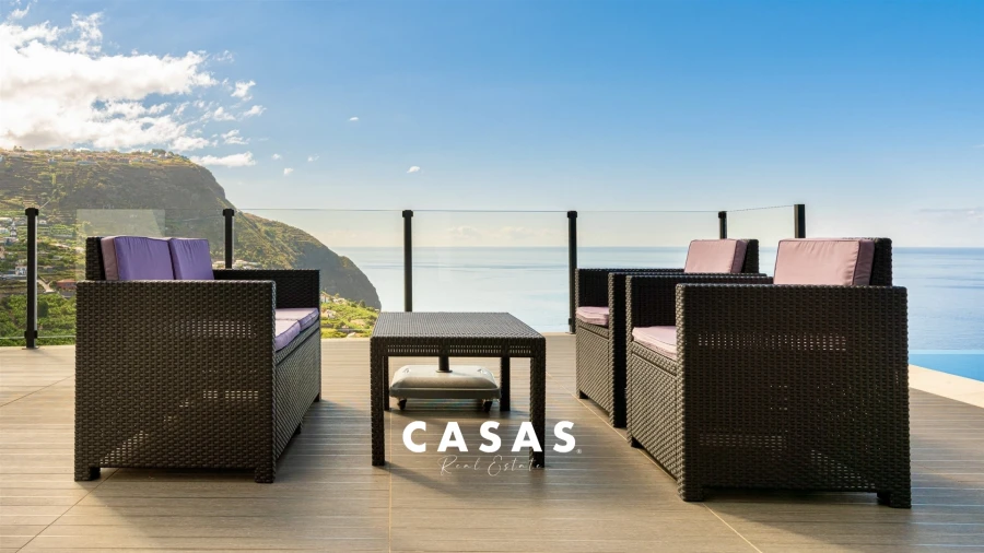 Moradia T3 para Venda em Arco da Calheta Foto 5