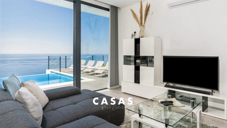 Moradia T3 para Venda em Arco da Calheta Foto 10