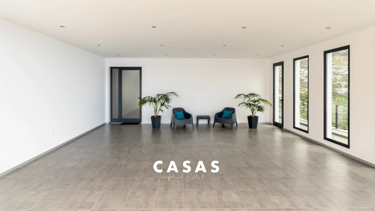 Moradia T3 para Venda em Arco da Calheta Foto 29