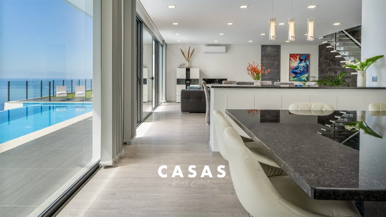 Moradia T3 para Venda em Arco da Calheta Foto 15