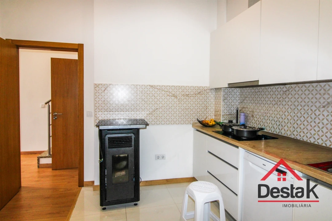 Apartamento T2 para Arrendamento em São Pedro do Sul, Várzea e Baiões Foto 5