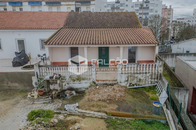 Moradia T3 para Venda em Marvila, Ribeira Santarém, São Salvador, São Nicolau Foto 2