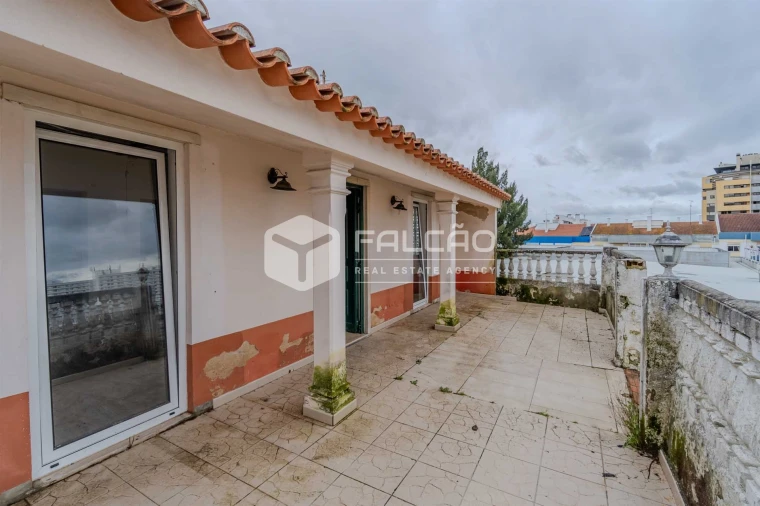 Moradia T3 para Venda em Marvila, Ribeira Santarém, São Salvador, São Nicolau Foto 1