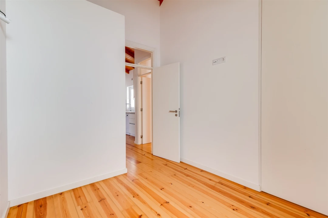 Apartamento T2 para Arrendamento em Leiria, Pousos, Barreira e Cortes Foto 11