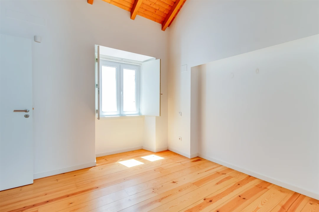 Apartamento T2 para Arrendamento em Leiria, Pousos, Barreira e Cortes Foto 8