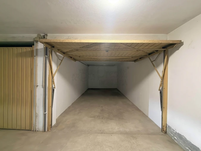 Garagem para Arrendamento em Costa Foto 2