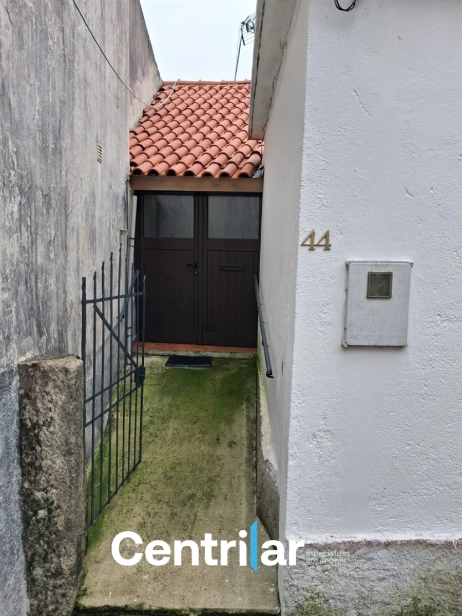 Moradia T2 para Venda em Cabanas de Viriato Foto 16