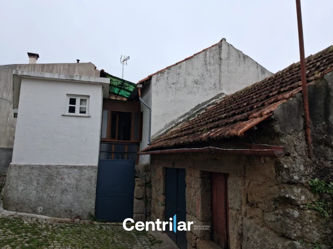 Moradia T2 para Venda em Cabanas de Viriato Foto 13