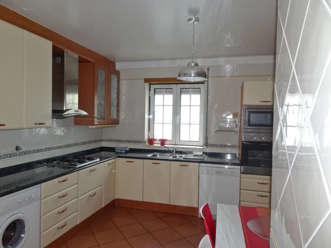 Apartamento T3 para Arrendamento em Santa Clara e Castelo Viegas Foto 2