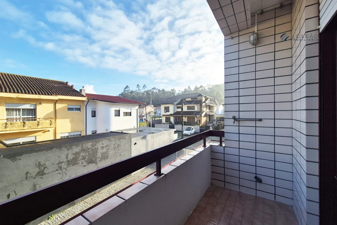 Apartamento T1 para Venda em Vilar de Pinheiro Foto 17