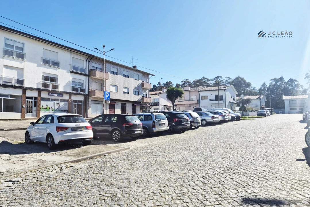 Apartamento T1 para Venda em Vilar de Pinheiro Foto 36