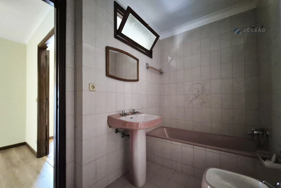 Apartamento T1 para Venda em Vilar de Pinheiro Foto 20