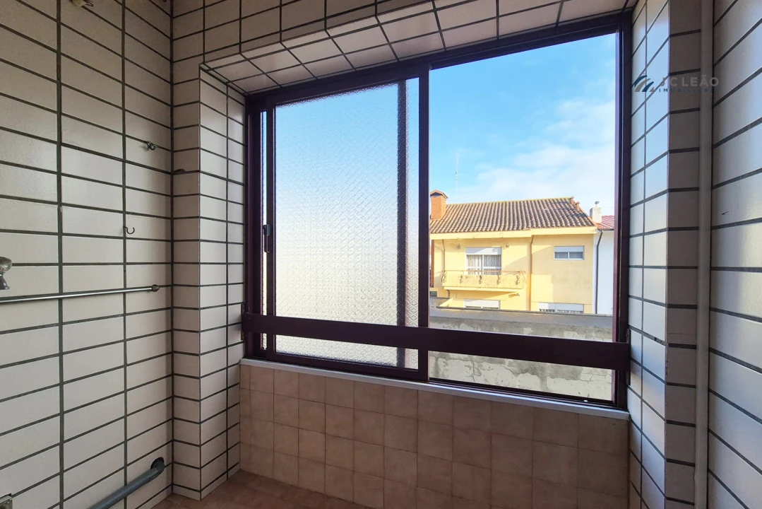Apartamento T1 para Venda em Vilar de Pinheiro Foto 8