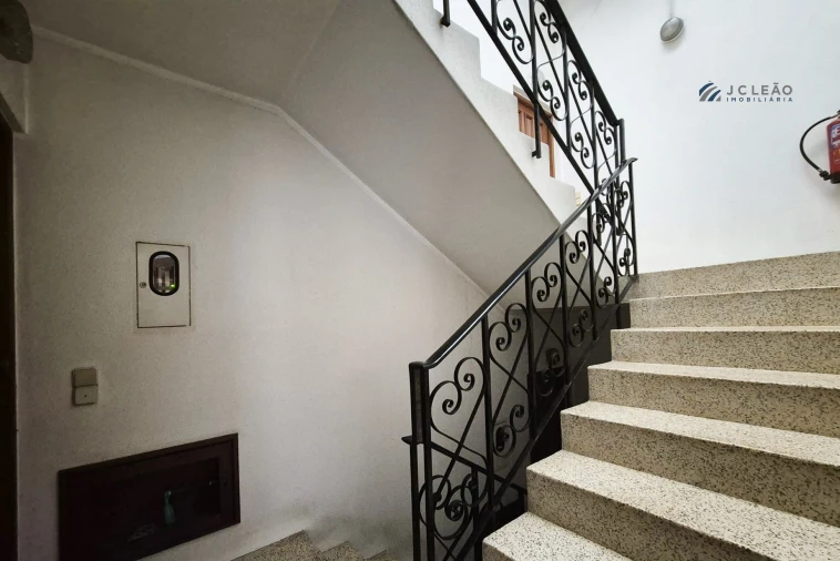 Apartamento T1 para Venda em Vilar de Pinheiro Foto 27