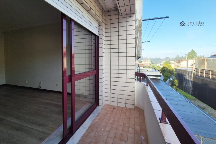 Apartamento T1 para Venda em Vilar de Pinheiro Foto 19