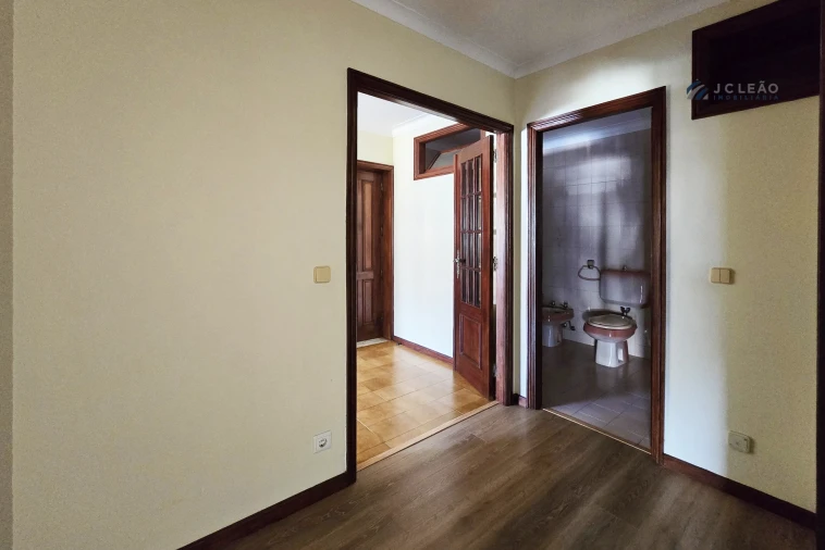 Apartamento T1 para Venda em Vilar de Pinheiro Foto 10