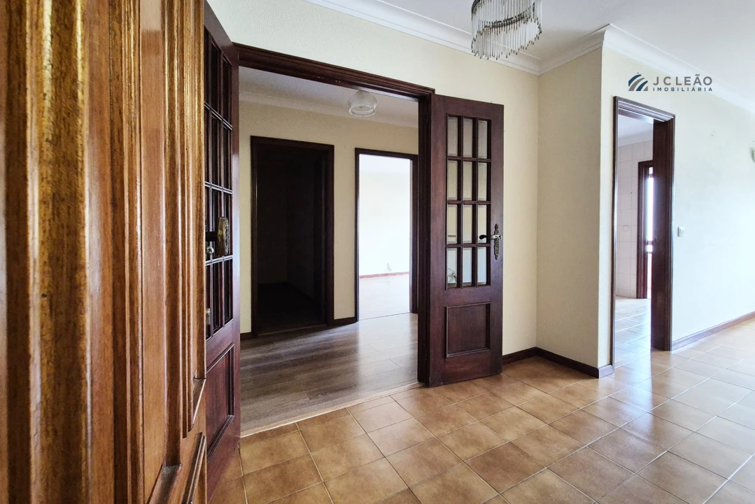 Apartamento T1 para Venda em Vilar de Pinheiro Foto 2