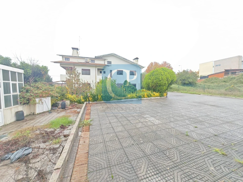 Moradia T4 para Venda em Nogueira e Silva Escura Foto 8