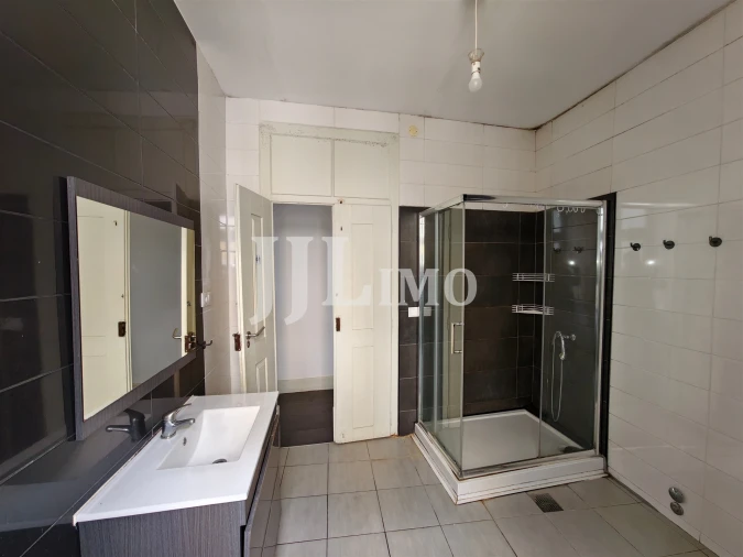 Prédio para Venda em Sé Nova, Santa Cruz, Almedina e São Bartolomeu Foto 58