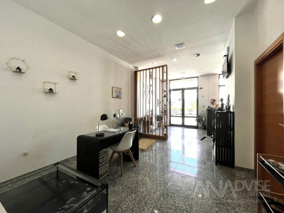 Loja para Arrendamento em Viseu Foto 2