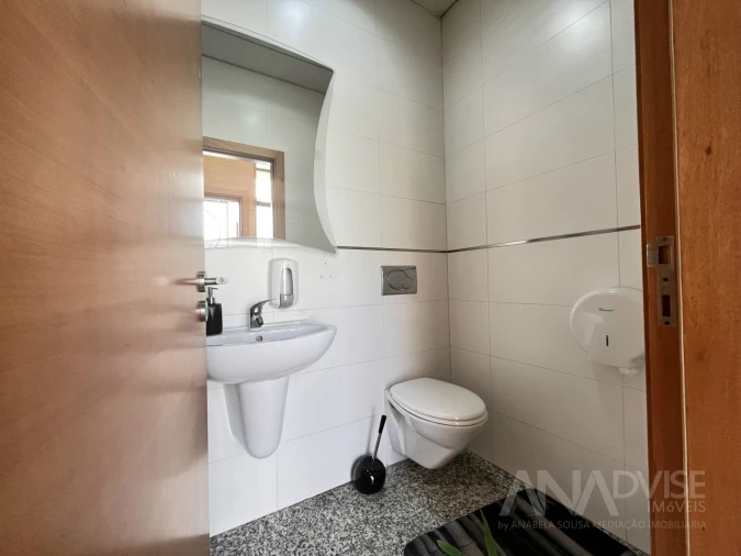 Loja para Arrendamento em Viseu Foto 5