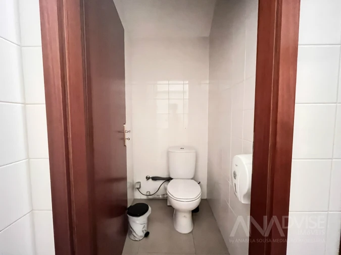 Loja para Arrendamento em Viseu Foto 10