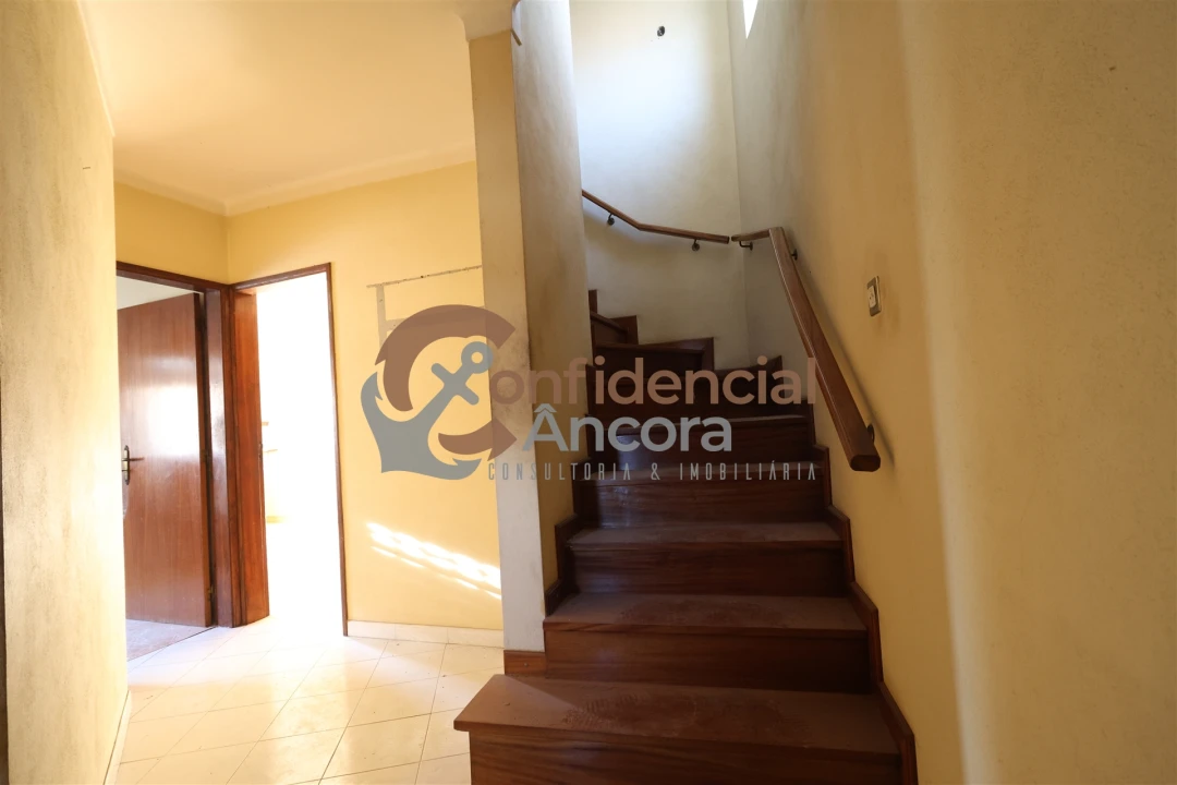 Moradia T2 para Venda em Moimenta da Serra e Vinhó Foto 4