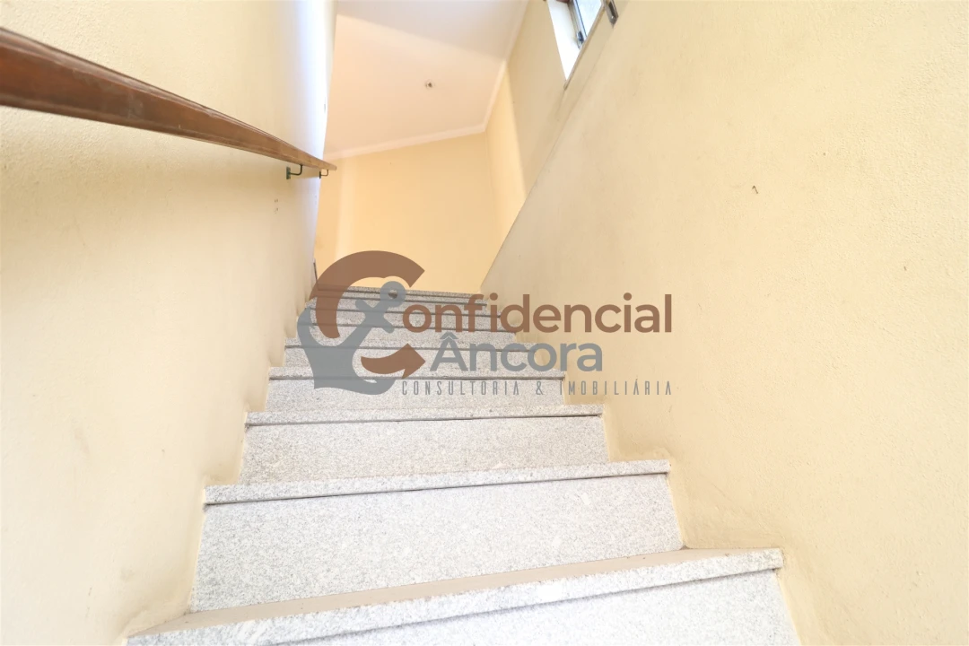 Moradia T2 para Venda em Moimenta da Serra e Vinhó Foto 3