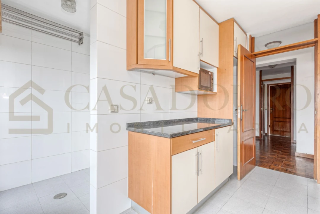 Apartamento para Venda em São Mamede de Infesta e Senhora da Hora Foto 2