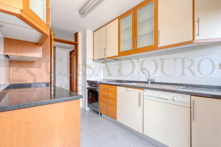 Apartamento para Venda em São Mamede de Infesta e Senhora da Hora Foto 1