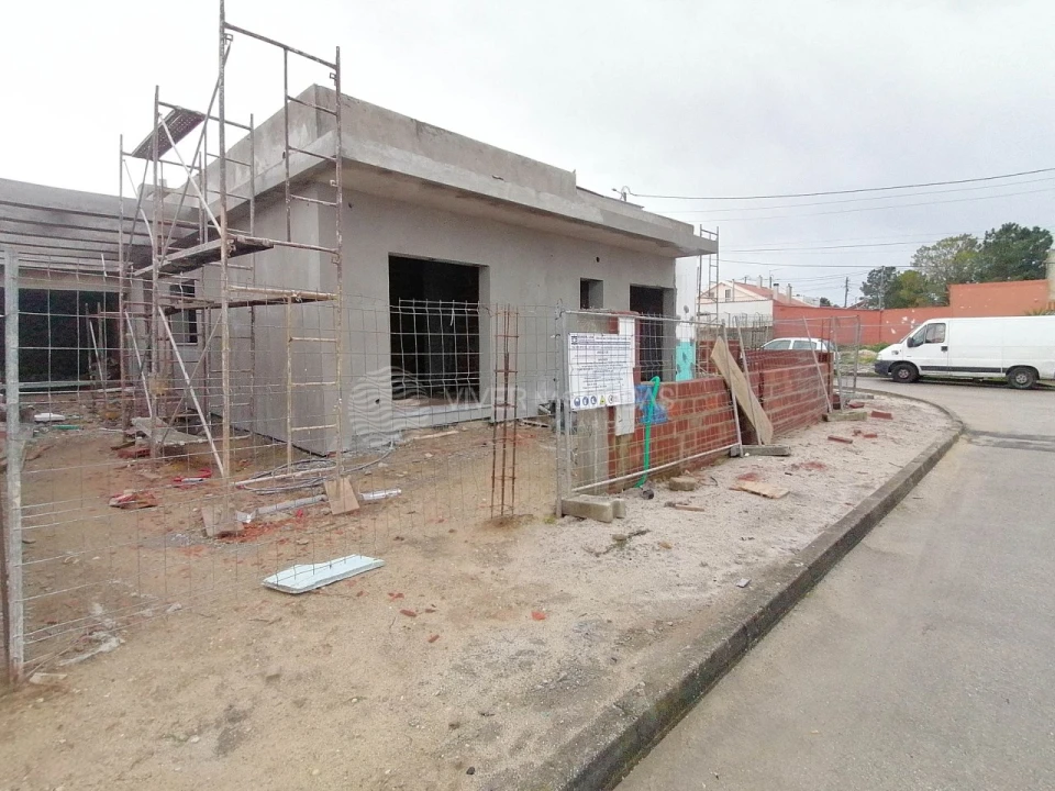 Moradia T3 para Venda em Fernao Ferro Foto 1