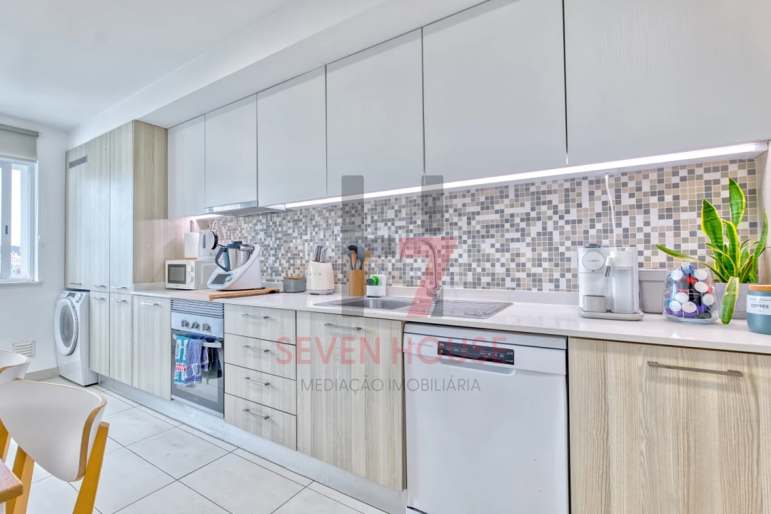 Apartamento T2 para Venda em Camarate, Unhos e Apelação Foto 7