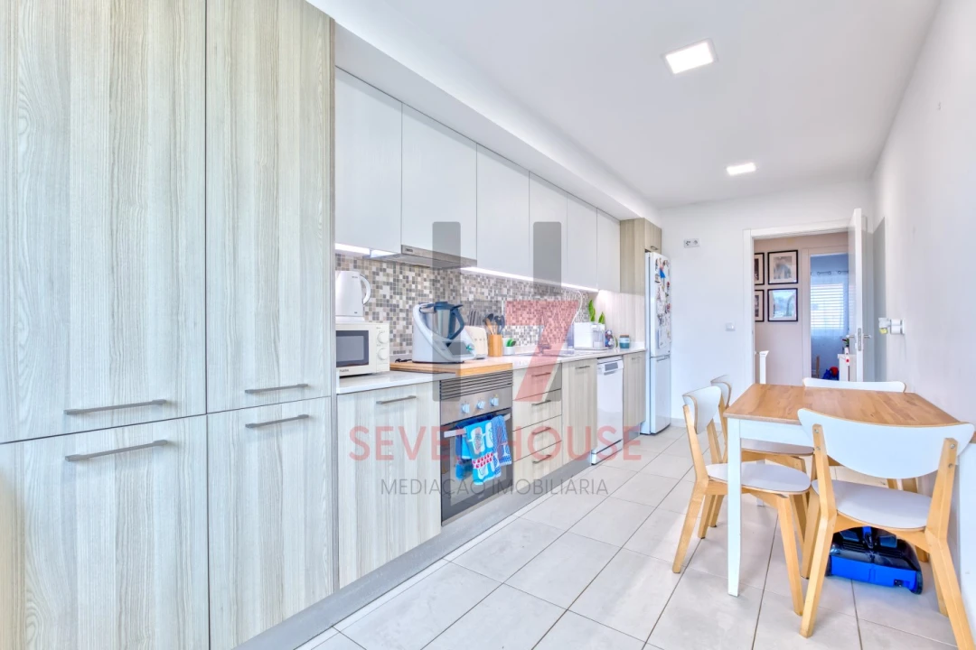 Apartamento T2 para Venda em Camarate, Unhos e Apelação Foto 8