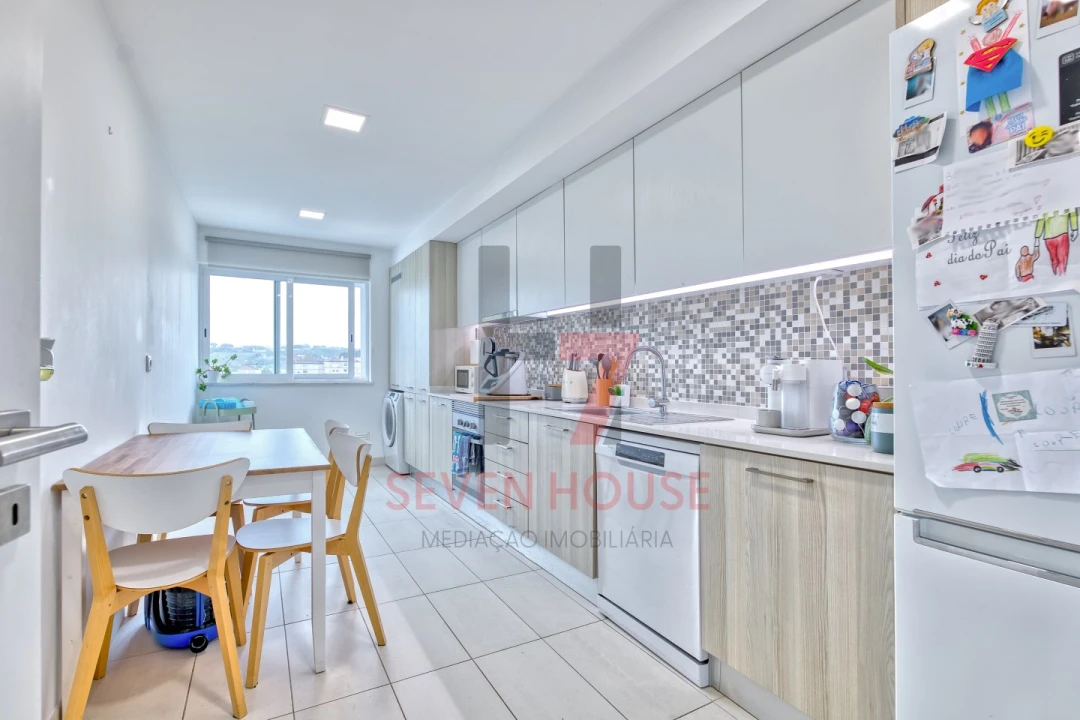 Apartamento T2 para Venda em Camarate, Unhos e Apelação Foto 9