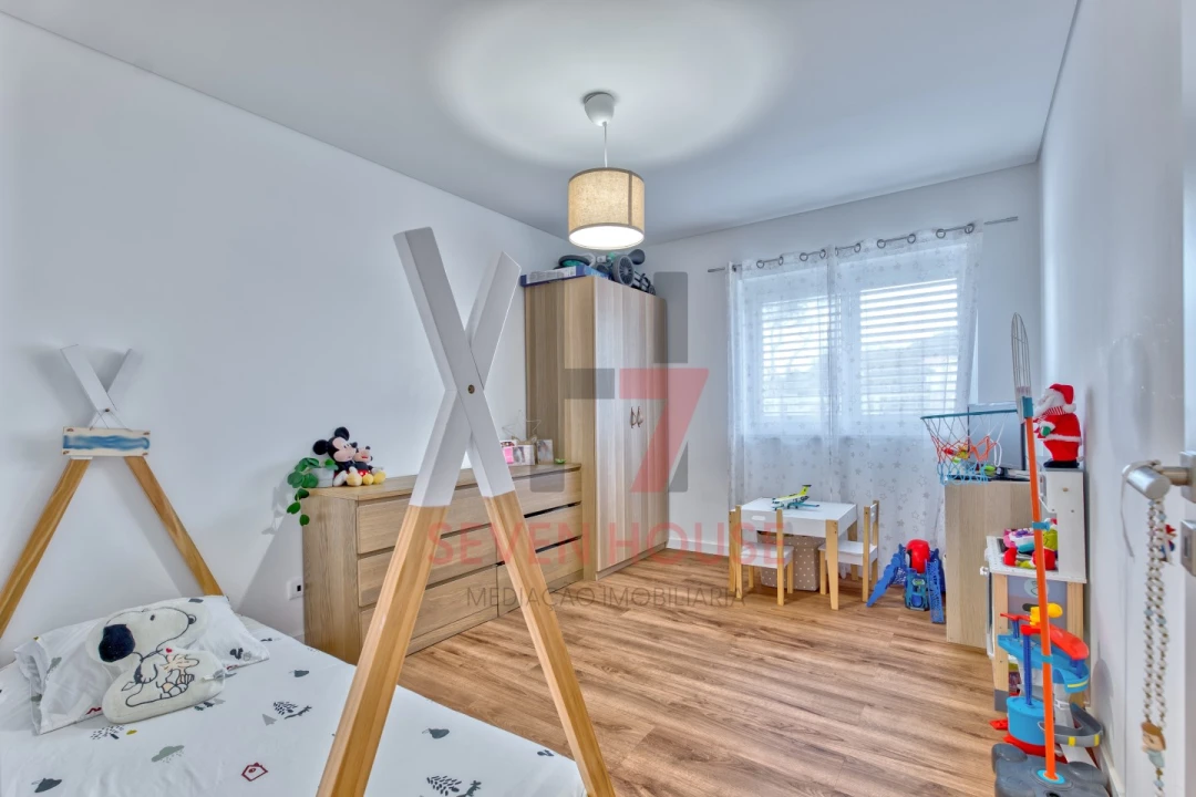 Apartamento T2 para Venda em Camarate, Unhos e Apelação Foto 16