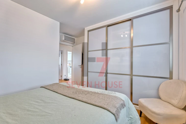 Apartamento T2 para Venda em Camarate, Unhos e Apelação Foto 12