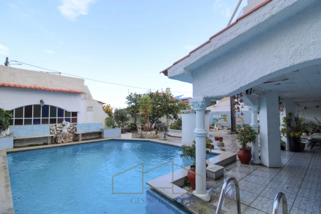 Moradia T2 para Venda em Charneca de Caparica e Sobreda Foto 1