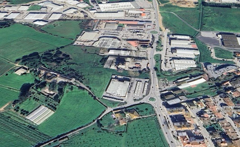 Terreno Comércio / Armazém para Venda em Carregado e Cadafais Foto 2